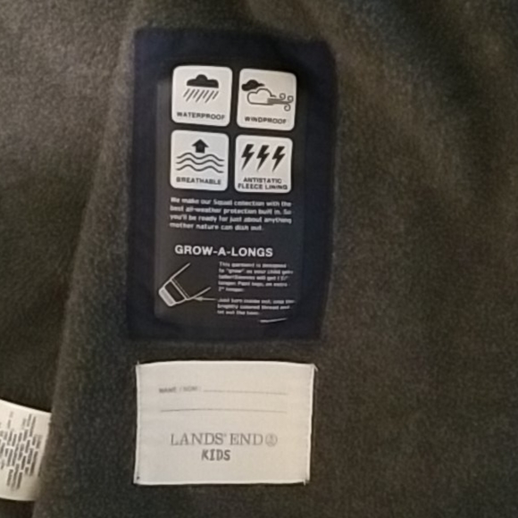 Boys hooded winter coat - Picture 3 of 4